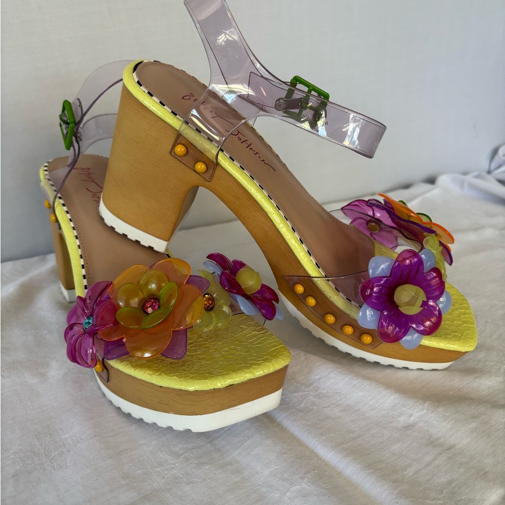 Betsey Johnson Floryn Open Toe Sandals Size 10 – Worn Once - near new